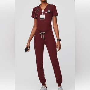 FIGS Maroon Jogger + One Pocket Set